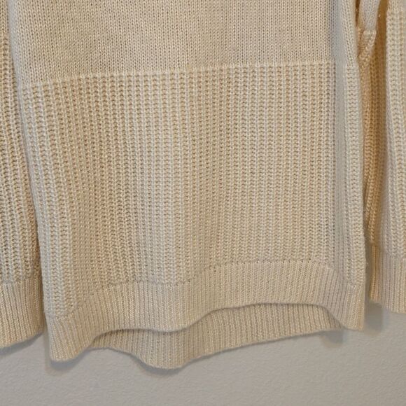 Banana Republic wool blend cream color sweater size small. - Picture 3 of 9